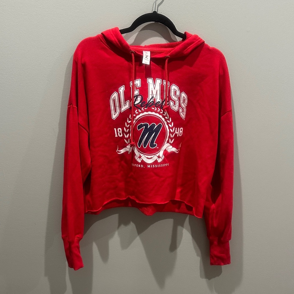 Red Ole Miss Women's cropped sweatshirt